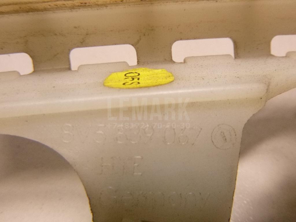 Направляющая стекла двери