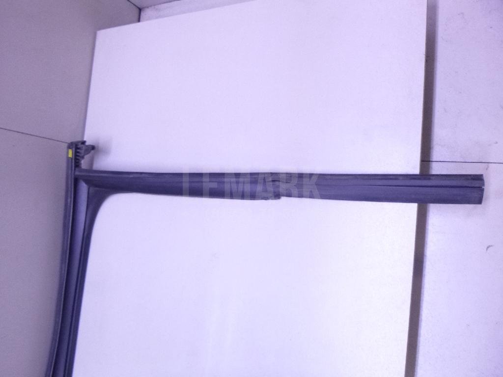 Уплотнитель стекла двери для  Alfa Romeo 166 1998-2007