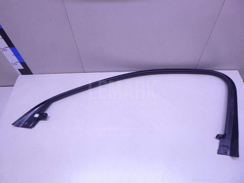 Накладка двери передней левой