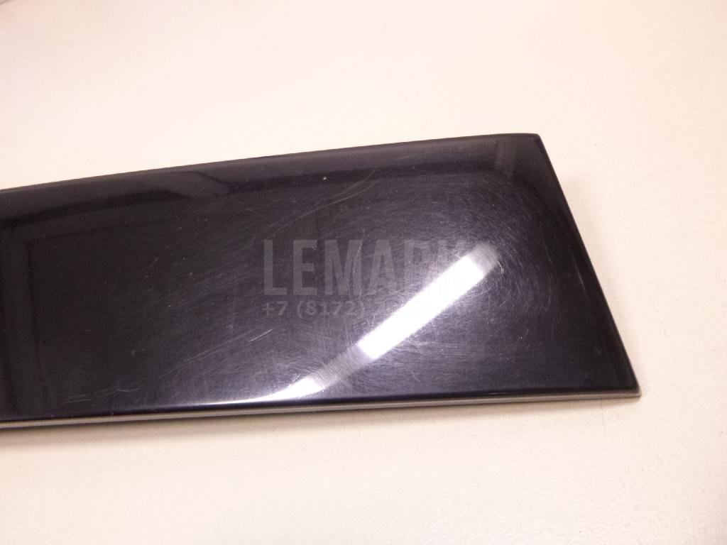 Накладка двери передней левой