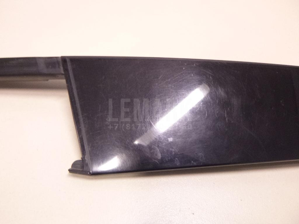 Накладка двери передней левой