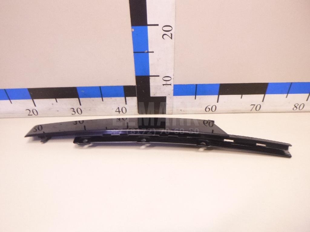 Накладка двери передней левой