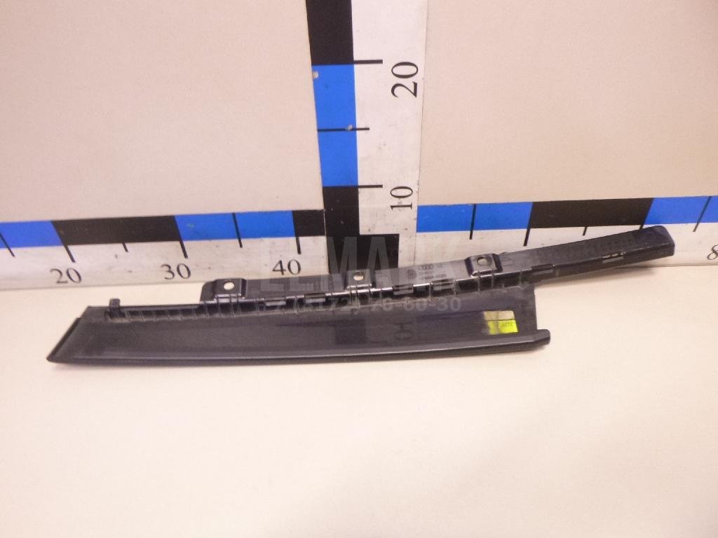 Накладка двери передней левой