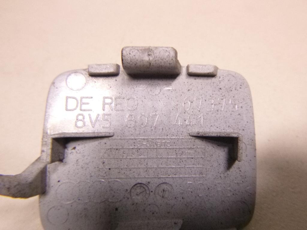 Заглушка буксировочного крюка