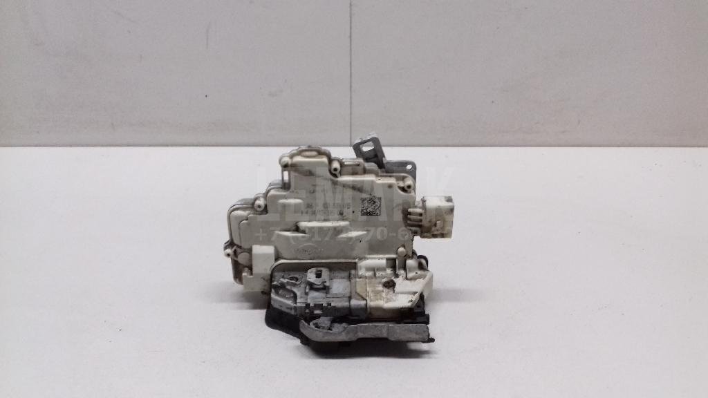 Замок двери задней правой