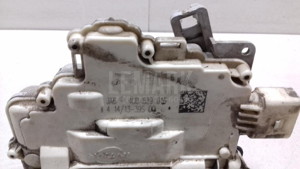 Замок двери задней правой