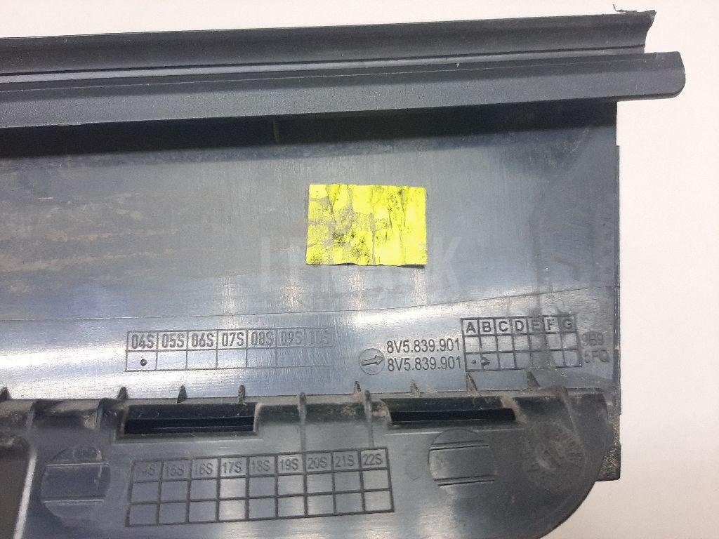 Накладка двери задней левой