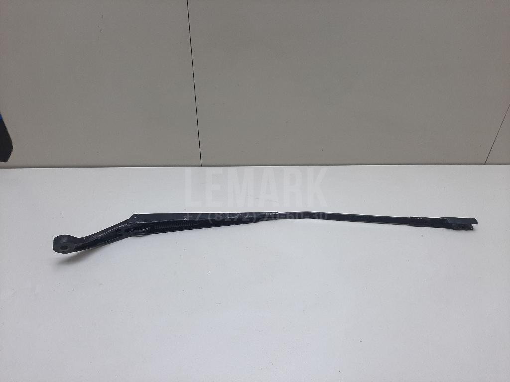 Поводок стеклоочистителя передний правый