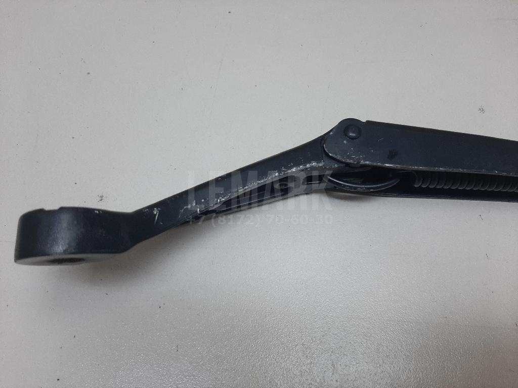 Поводок стеклоочистителя передний правый