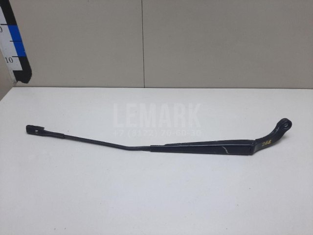 Поводок стеклоочистителя передний правый