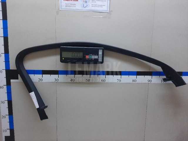 Накладка двери передней левой