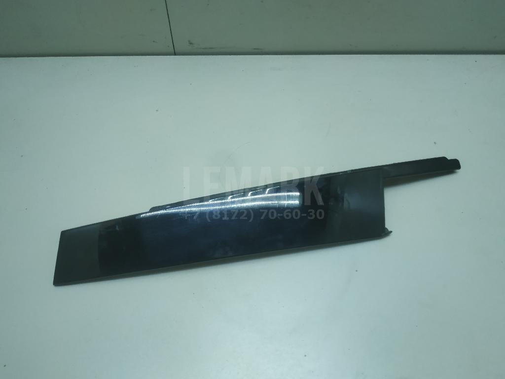 Накладка двери передней правой