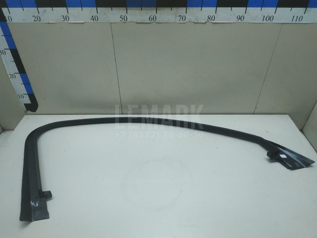 Накладка двери передней правой