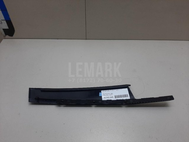 Накладка двери передней правой