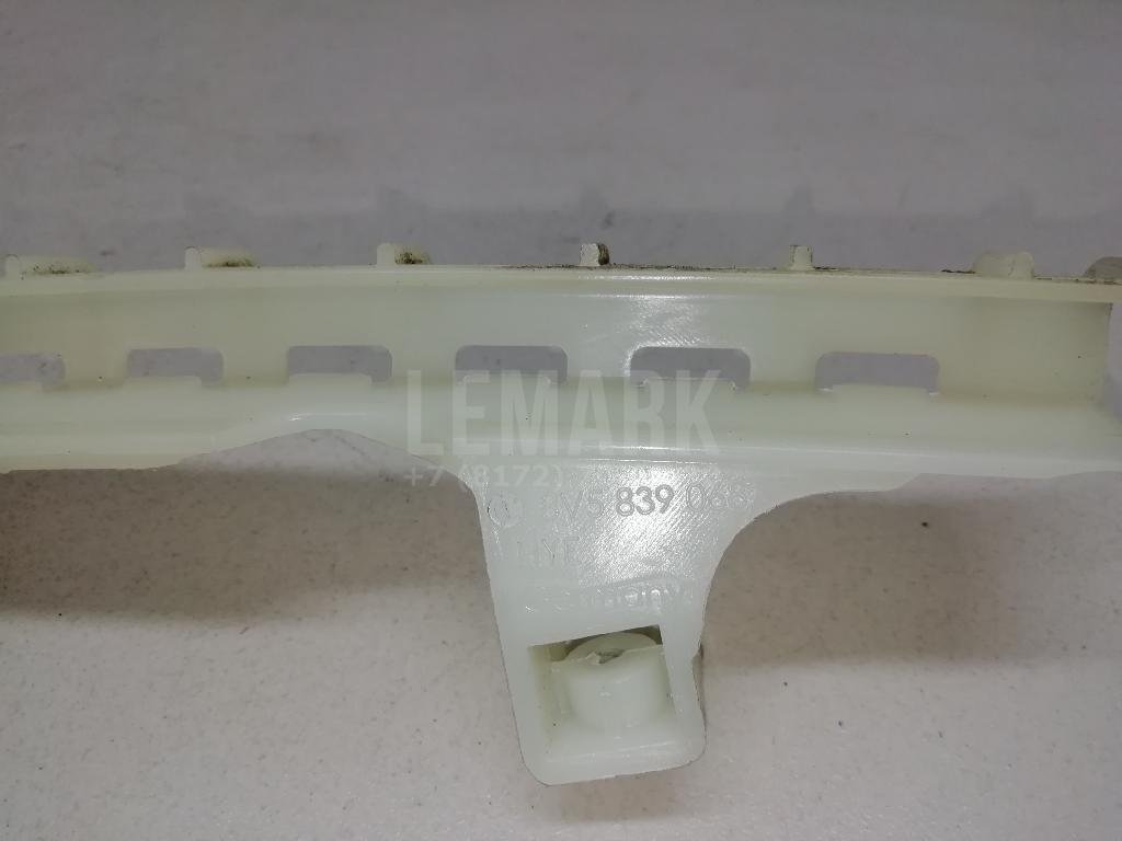 Направляющая стекла двери