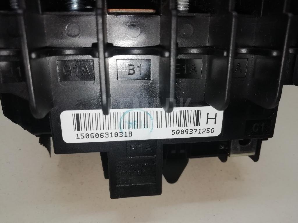 Блок предохранителей для  Audi A3 [8PA] Sportback 2004-2013