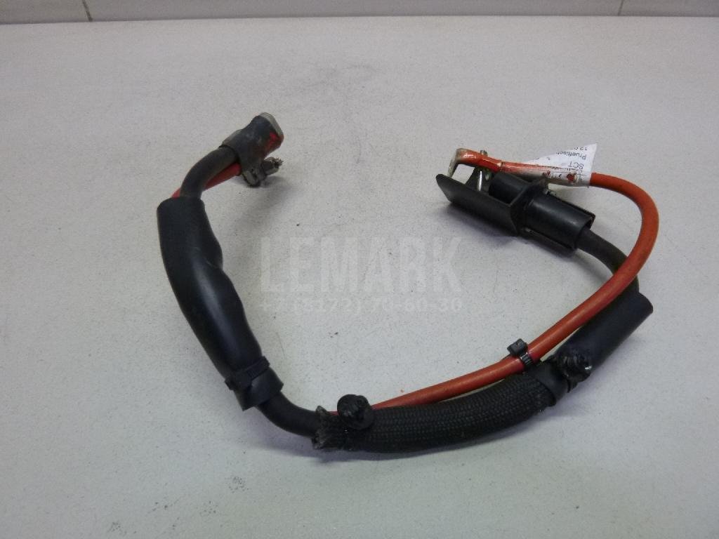 Клемма аккумулятора плюс