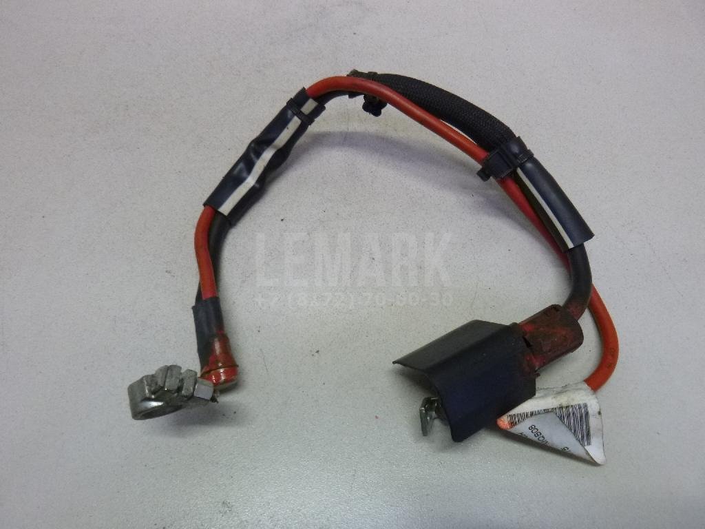 Клемма аккумулятора плюс