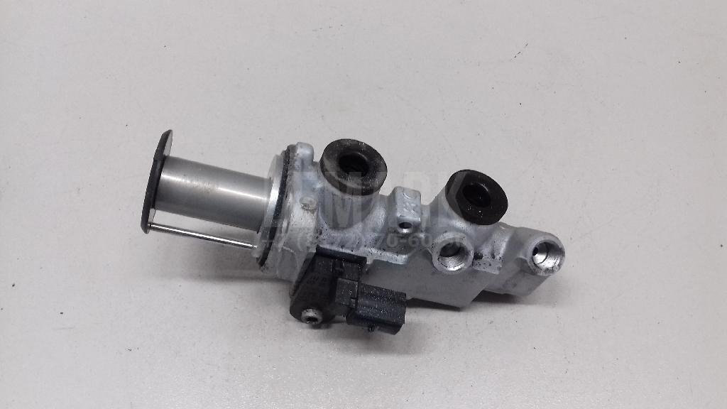 Цилиндр тормозной главный