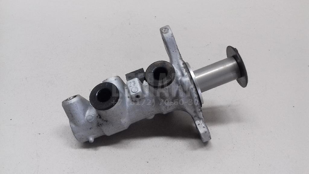 Цилиндр тормозной главный