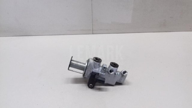 Цилиндр тормозной главный