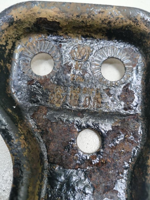 Кронштейн передней балки