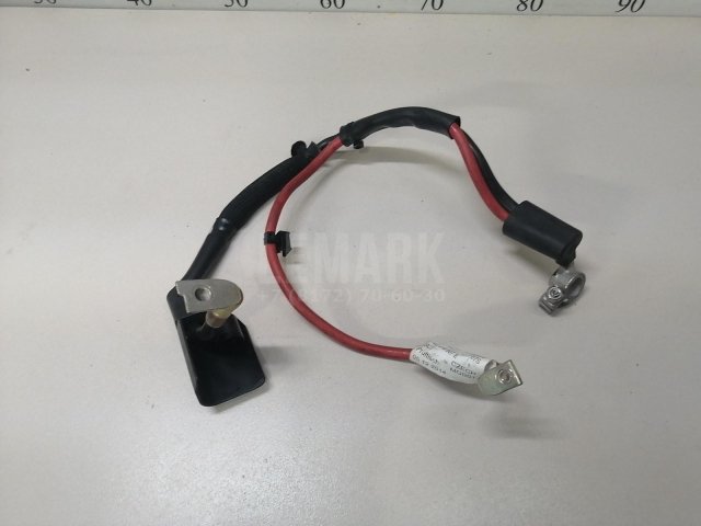 Клемма аккумулятора плюс