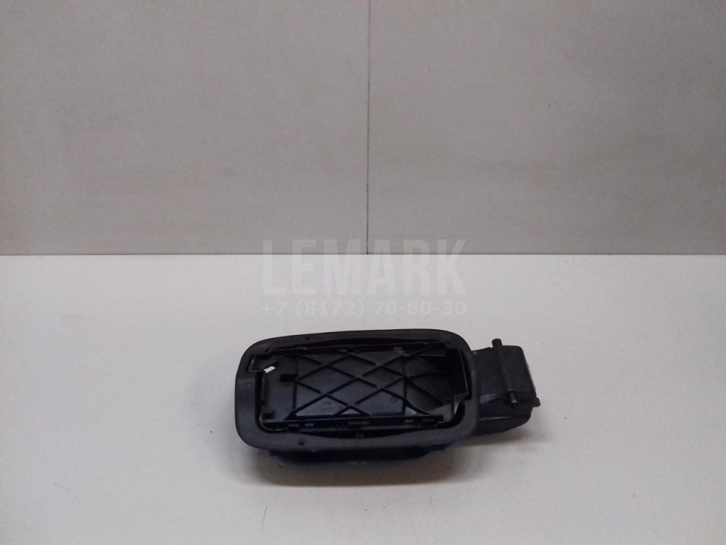 Ниша лючка бензобака