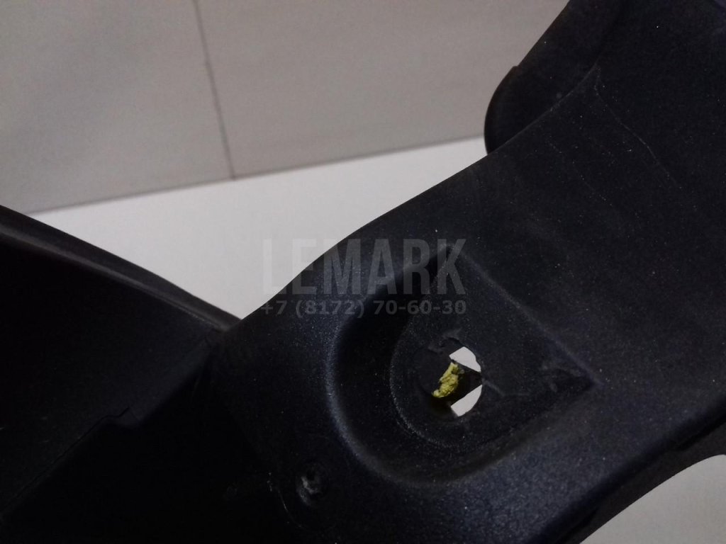 Ниша лючка бензобака