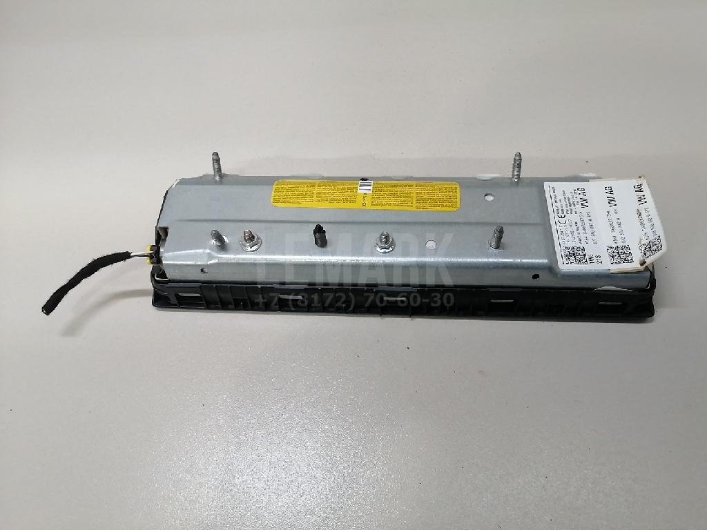 Подушка безопасности нижняя (для колен)