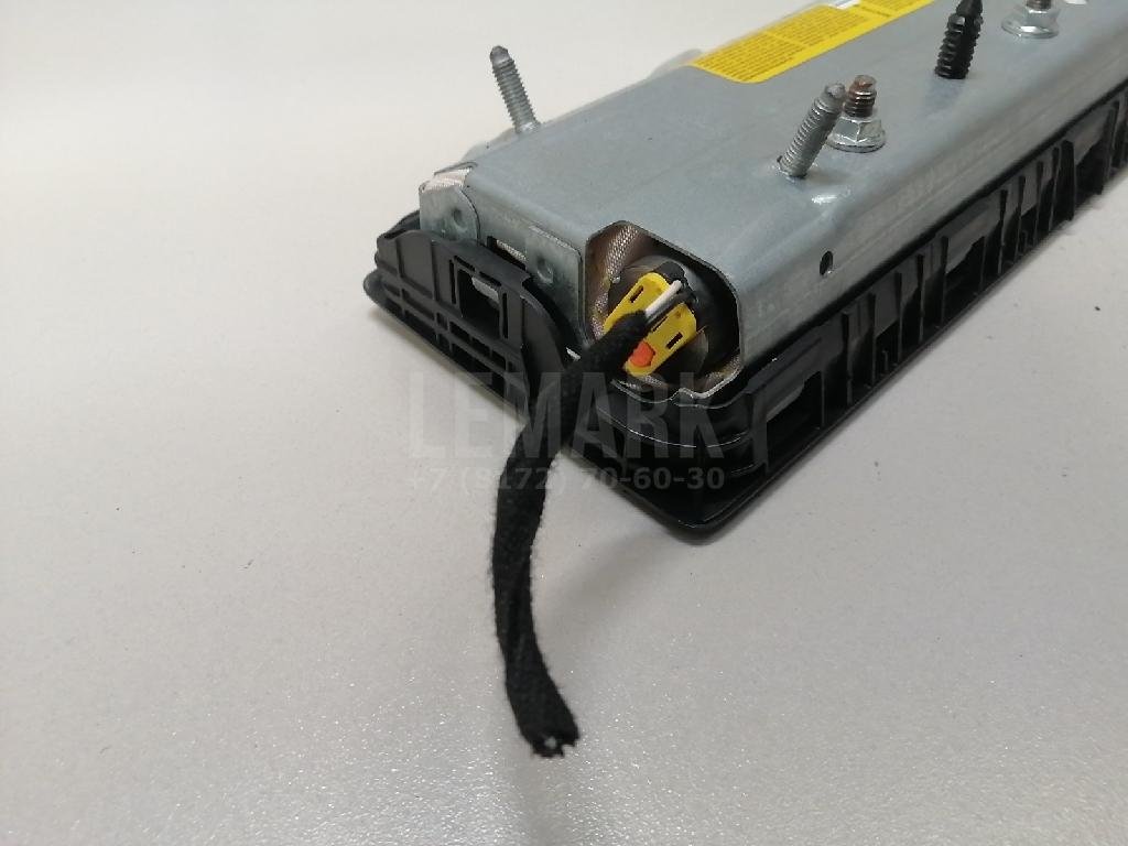 Подушка безопасности нижняя (для колен)