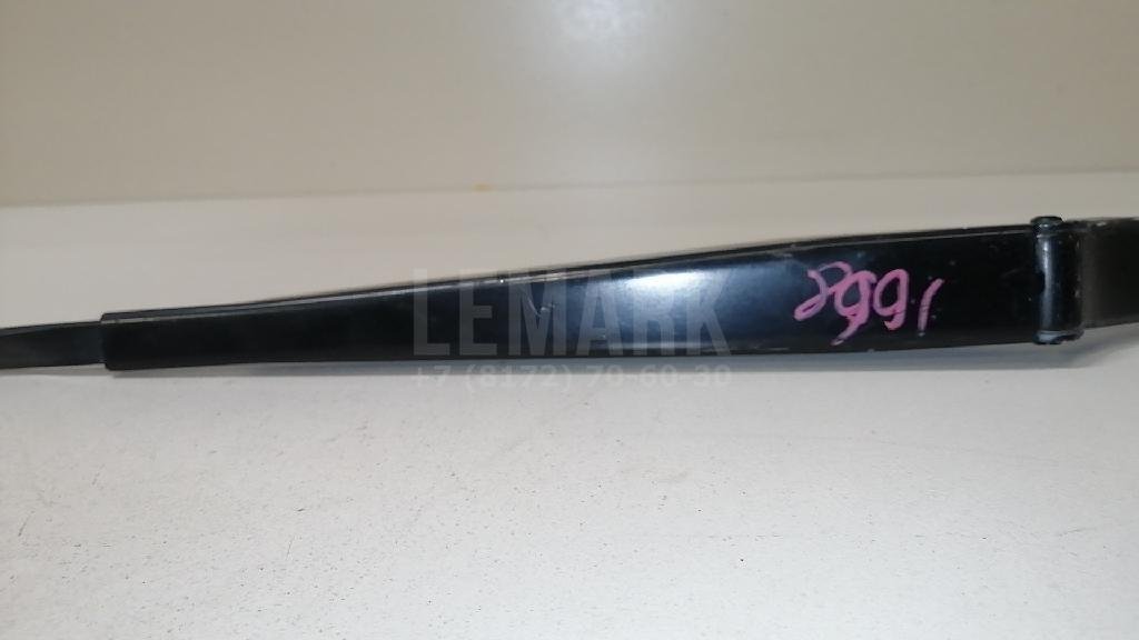 Поводок стеклоочистителя передний правый