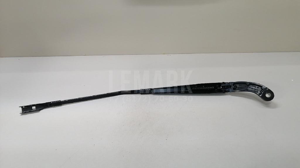 Поводок стеклоочистителя передний правый