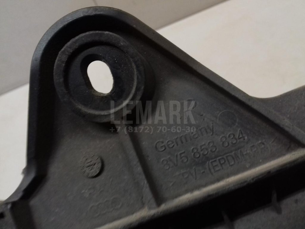 Брызговик задний правый