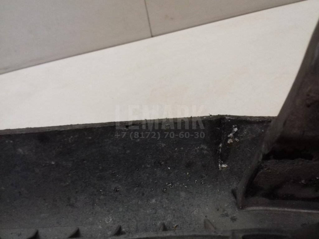 Брызговик задний правый