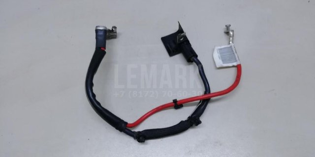 Клемма аккумулятора плюс