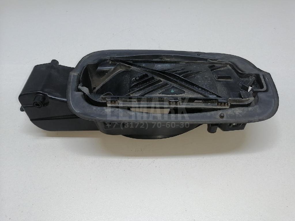 Ниша лючка бензобака