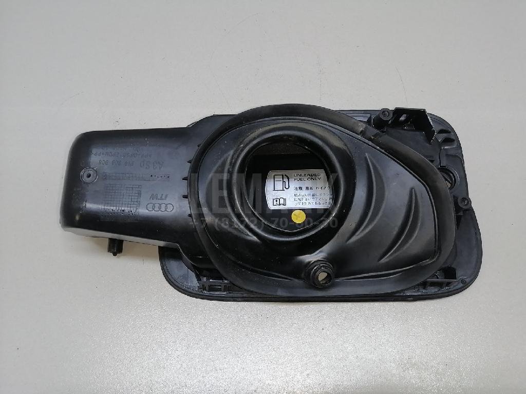 Ниша лючка бензобака