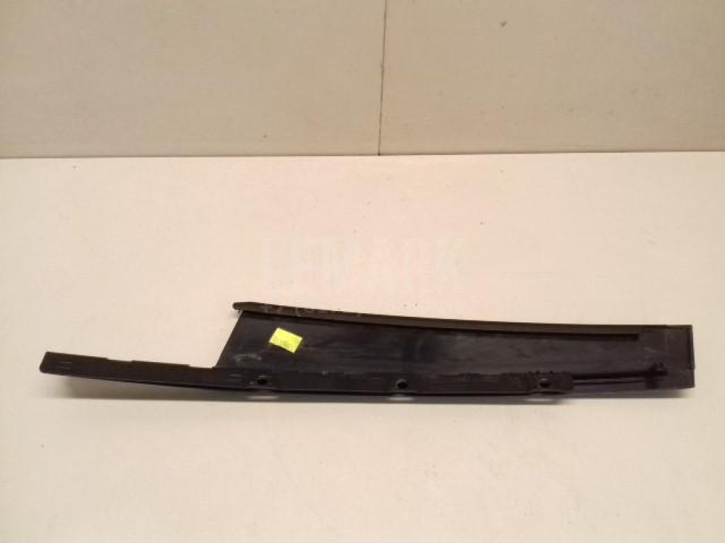 Накладка двери передней левой