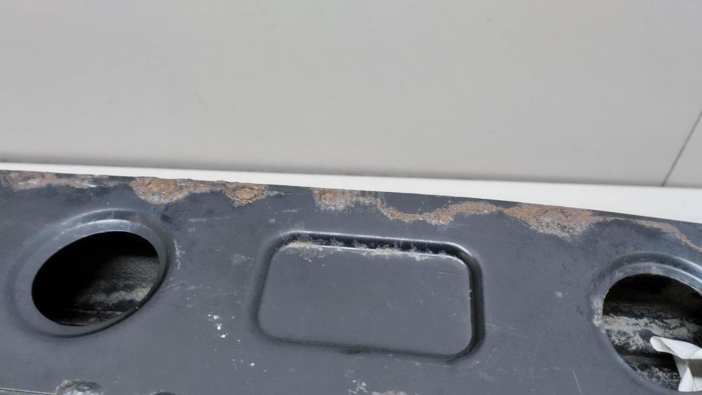 Усилитель заднего бампера