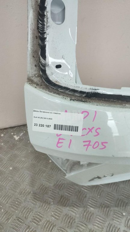 Дверь багажника