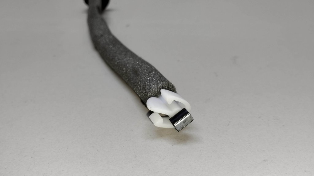 Трос открывания передней двери