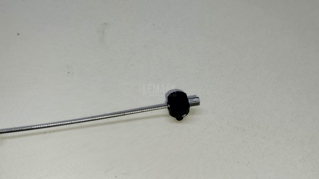 Трос открывания передней двери