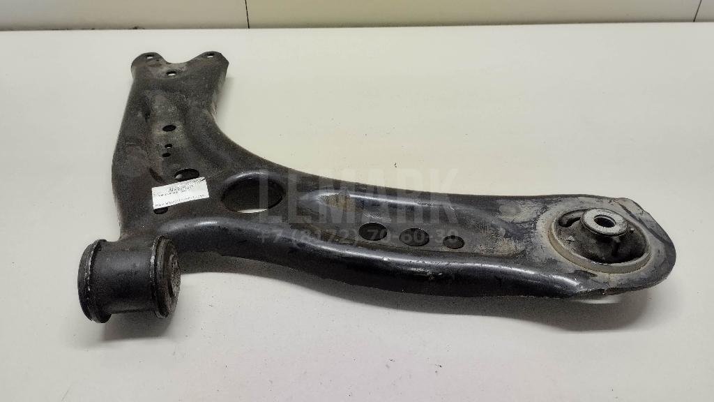 Рычаг передний правый