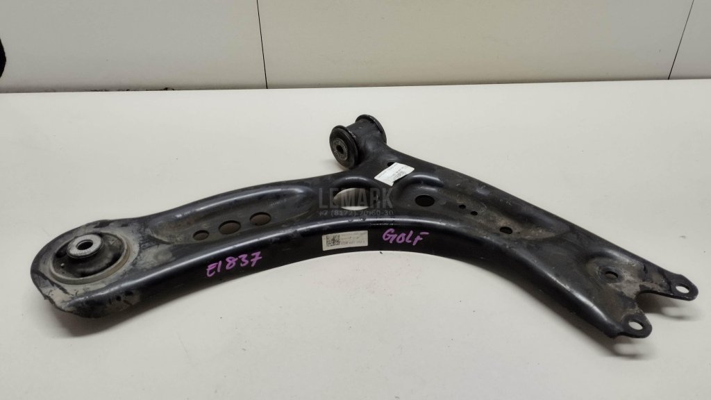 Рычаг передний правый