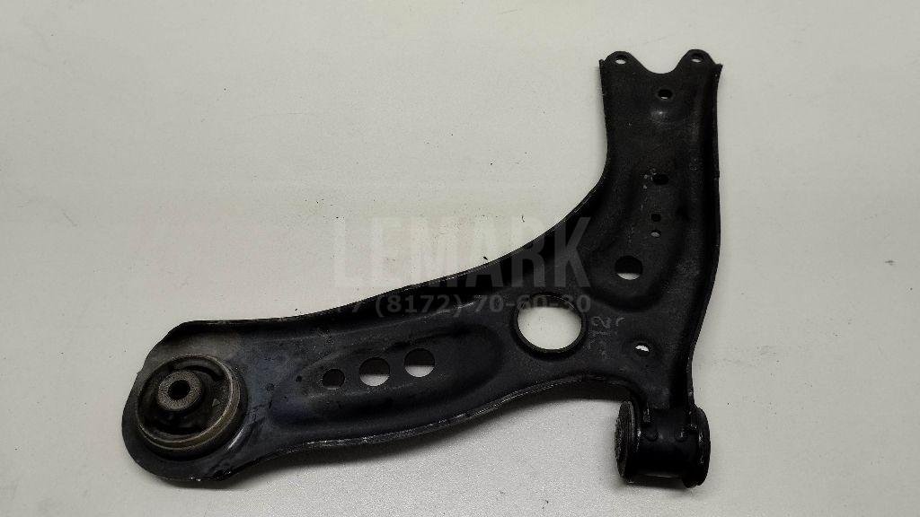Рычаг передний правый