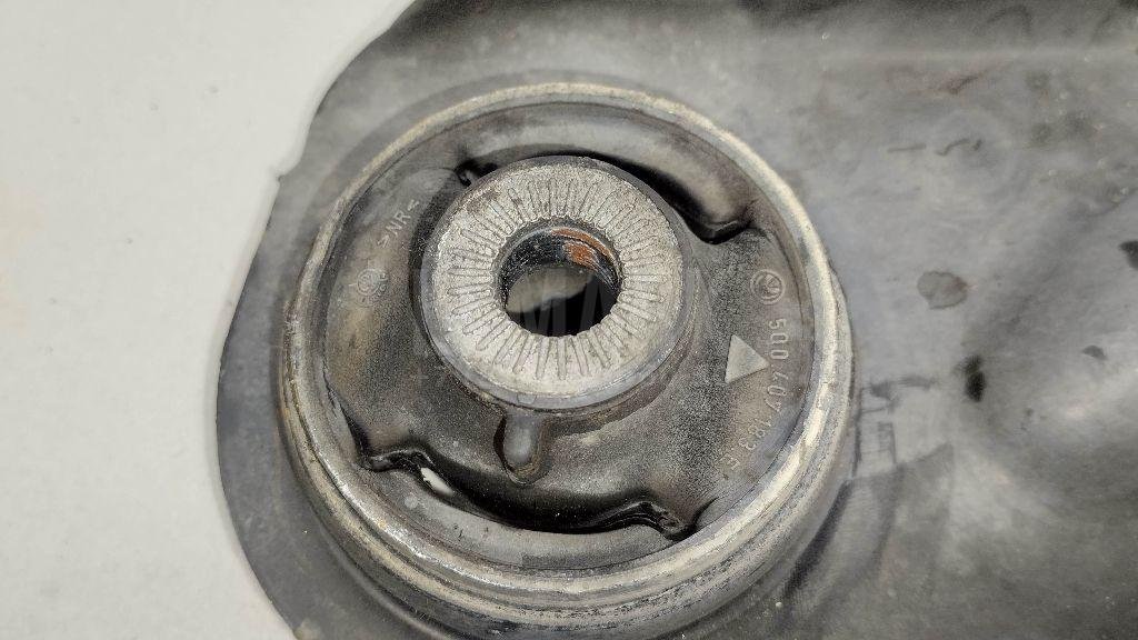 Рычаг передний правый