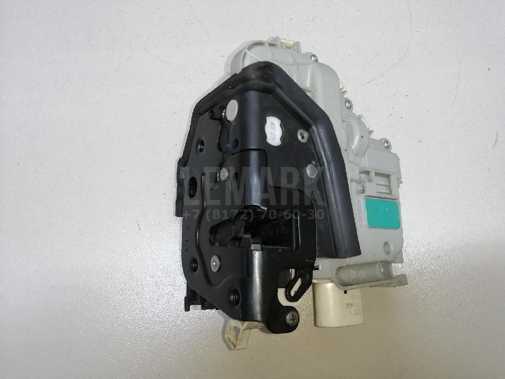 Замок двери передней левой