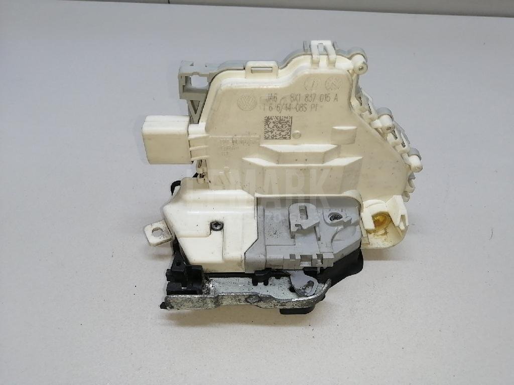 Замок двери передней левой