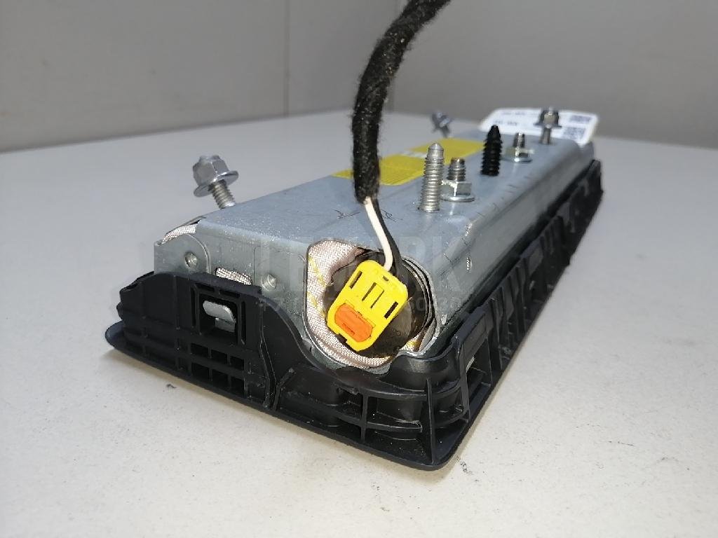 Подушка безопасности нижняя (для колен)